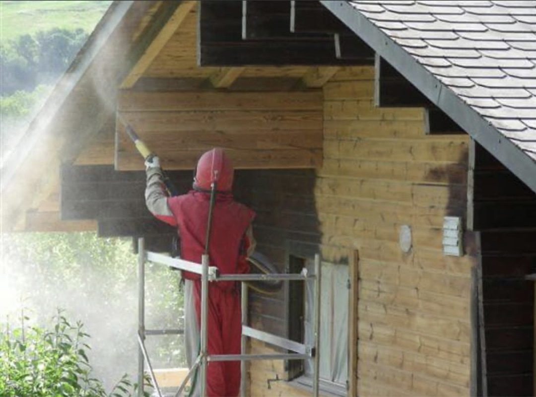 Décaper et rénover chalet en bois